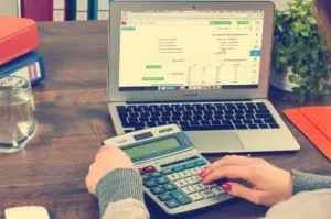 how much does a virtual assistant cost per month